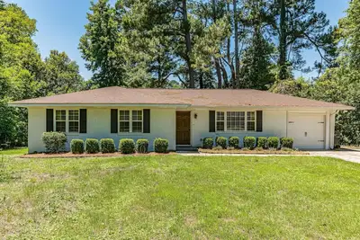 Image de Charming home just minutes away from golf and hospitals