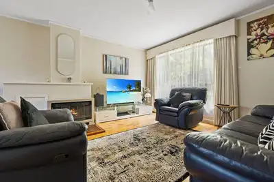 Image de Beautiful Home just minutes walk from the city.