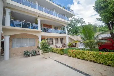 Image de Home W Private Hot Tub, Near Everything in Sosua Center