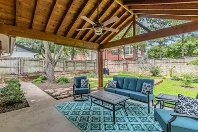 Walk to Stadium | 3br w/ Lush Yard + Patio