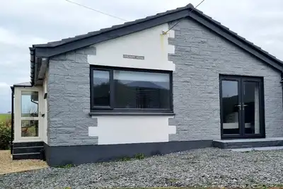 Image de The Surf House modern bungalow  a stones throw from Widemouth Bay Beach, Bude