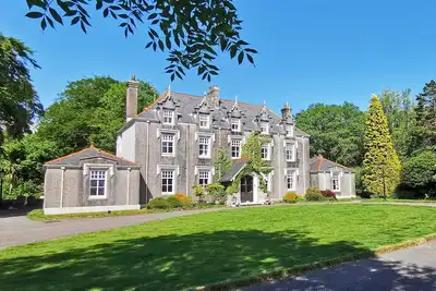 Image de New Listing - Fairytale Manor House with Indoor Swimming Pool