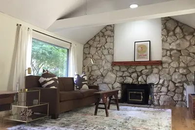 Image de Woodstock Spanish Bungalow
