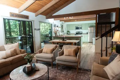 Image de Quiet and cozy cabin, minutes to trailheads and Bellingham.