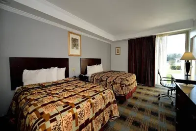 Courtyard Room, 2 Queen Beds With River-View