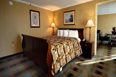 River-view Room, King Suite with Jetted tub and Ba