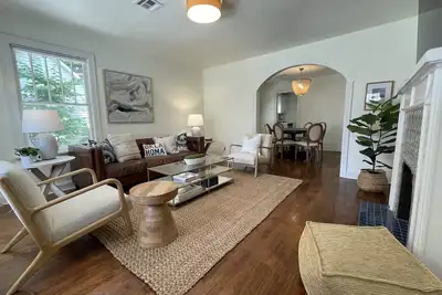 Image de King Beds, Walk to Ou Stadium, Great Patio, Well Equipped, 5 Star Decor