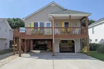Image de West Side Near Avalon Pier ~ Hot Tub~Dog Friendly~Firepit + Fenced in Yard