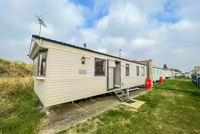 Image de Lovely 6 berth caravan at Naze Marine Holiday Park in Essex ref 17275c