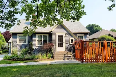 Image de Cozy Bungalow in University District