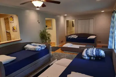 Image de 30 Minutes to Atlanta Sleeps 26