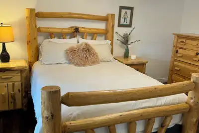Image de Private Suite with Hot Tub - 8 Miles from the Air Force Academy!