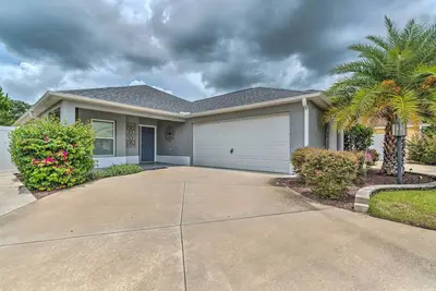 Image de Charming Home w/ Lanai, 8 Mi to Town Square!