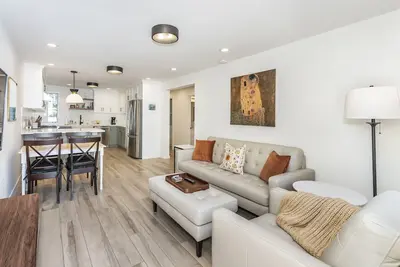 Image de Bernal Bungalow - 2 Bdr. /2 Bath with Backyard.