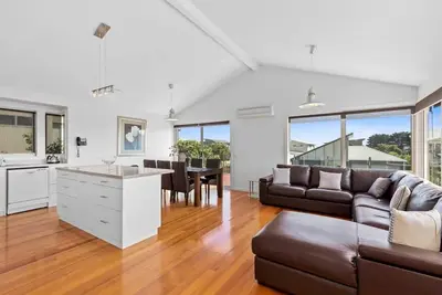 Image de Half Moon Bay Hideaway: 1 min walk to foreshore