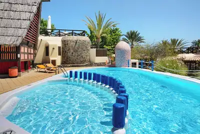 Image de Villa \"Vcv BahĂa Feliz\" avec vue sur la mer, piscine, Wi-Fi, jardin et terrasse