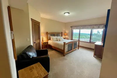 Image de TimberStone 25 - Golf - Ski - Hike - Chill - Private Hot Tub - Sleeps 10
