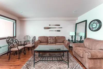 Grandview 610 Waterfront condo on Lake Chelan