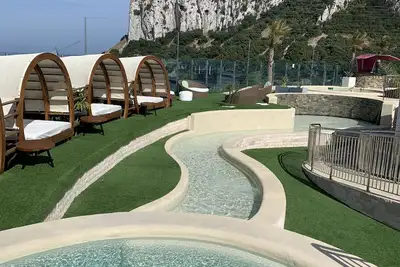 Image de Modern Studio Ocean Spa Plaza - Pools & Spa