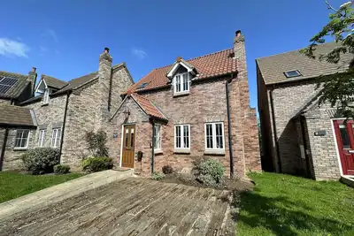 Image de Stunning Coastal Cottage - Sleeping 5 in 2 Bedrooms - Pool and Beach Access Included.