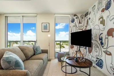 Image de One Bedroom Condo King Bed With City Views