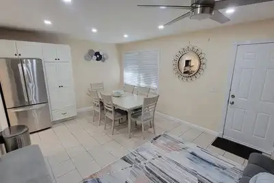 Image de Beautiful, Cozy 2022 Renovated Villa is a perfect place for a family vacation.