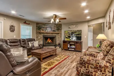 Image de River Dance by HoneyBearCabins