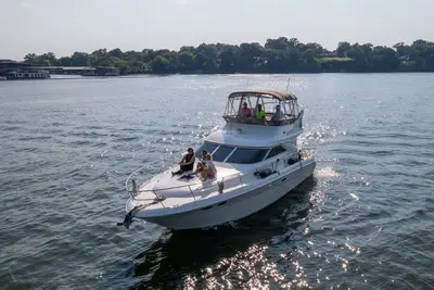 Image de April Special! ! ! <br>Yacht Excursions On Old Hickory Lake- No Over Nights <br>-Per Hour