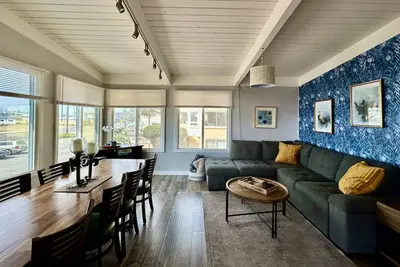 Water Views! Upper Silver Strand Townhouse w/ Kayaks & Pet-Friendly too!