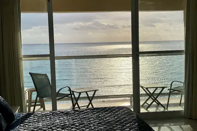 Image de Beachfront Penthouse - 2 rooms, 2 balconies, maid service