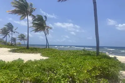 Image de 3 Bedroom, 3 Bath Oceanfront Condo