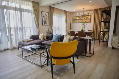 Image de Contemporary 3 bedroom located in the heart of lekki is closer to a beach,