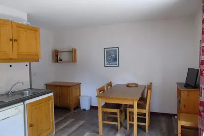 2 Pièces pour 6 Personnes