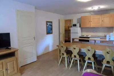 3 Pièces pour 8 Personnes
