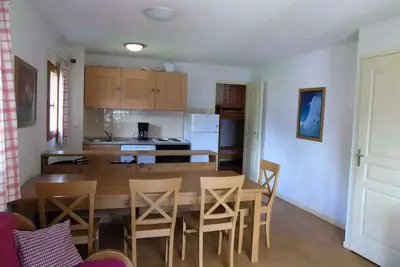 3 Pièces pour 8 Personnes