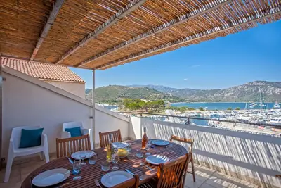 Casa Sainte-Anne face au port de Saint-Florent