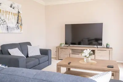 Image de Wonderful Windred | Modern, Comfy, Quiet