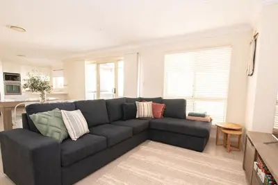 Image de Park Villa | Spacious 2 Bedroom Unit | Close to Cbd