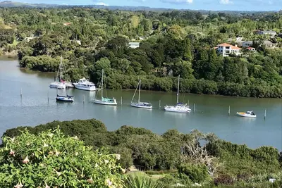 Image de Stunning water views in a peaceful setting with all the comforts of home.