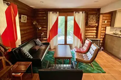 Image de The Knotty Oak - Sugar Pine Cabin - House #2 of 3 Walk to Philo wineries/dinner!
