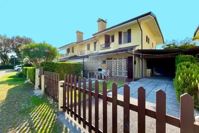 Image de Maison mitoyenne avec jardin