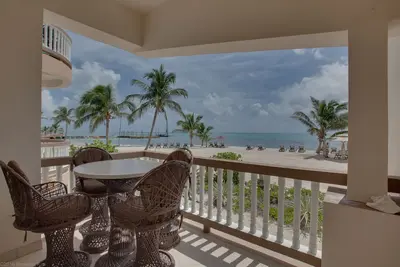 Image de Beautiful 2 bedroom/2 bath Ocean Front Condo - #1 Trip Advisor Resort
