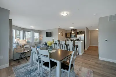 Image de Beautiful 2br Apt/Ewr Airport/King /Free Parking