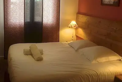 Image de Appartement*** centre ville, proche du lac, 4 couchages.