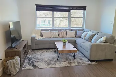 Image de Entire New-Build Spacious Main Floors East Regina!