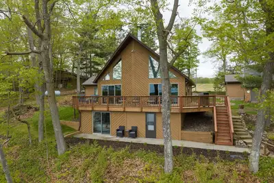 Image de Beautiful Lakeside Cabin on Long Lake