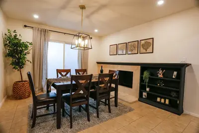 Image de Gorgeous 2bd/2b with amazing outdoor experience