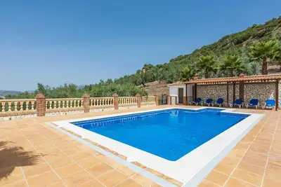 Image de Finca Cerro Alcolea Periana by Ruralidays