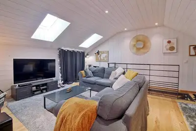 Image de Pretty village barn tastefully decorated