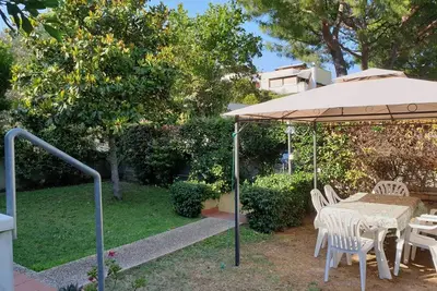 Image de N240 - Numana, delightful four-room tavern with garden and pool